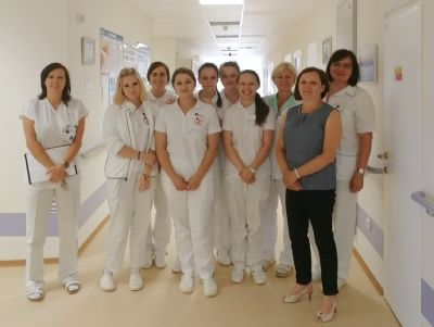 Slovenské studentky si ve Vítkovické nemocnici vyzkoušely práci českých sester