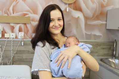Ve Vítkovické nemocnici porodila jubilejní tisící maminka